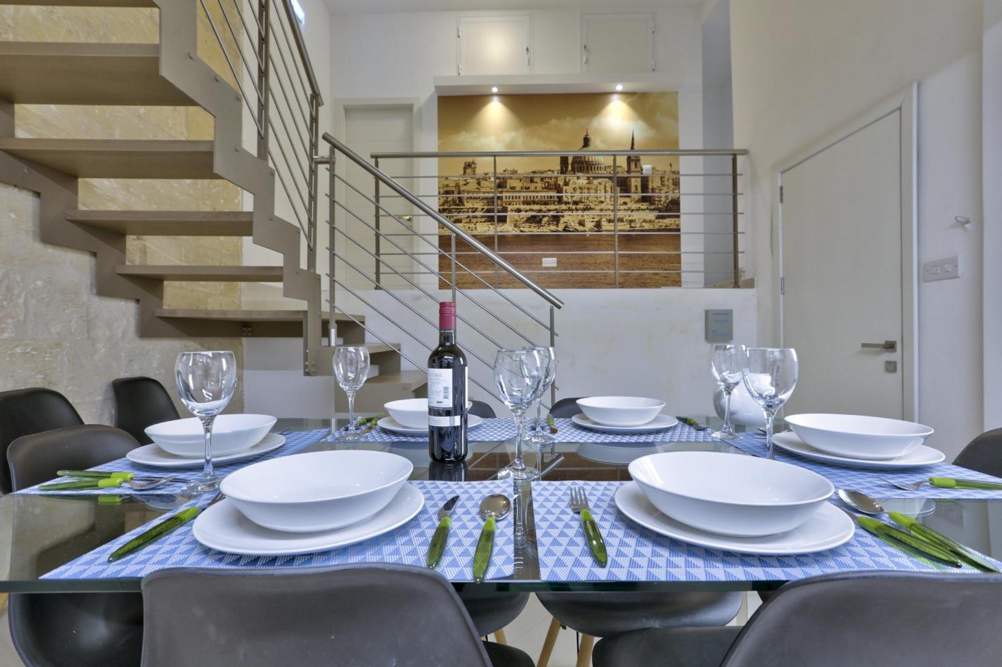 Exquisite 3-Bedroom Duplex Penthouse With Jacuzzi In Valletta Centre Exterior photo