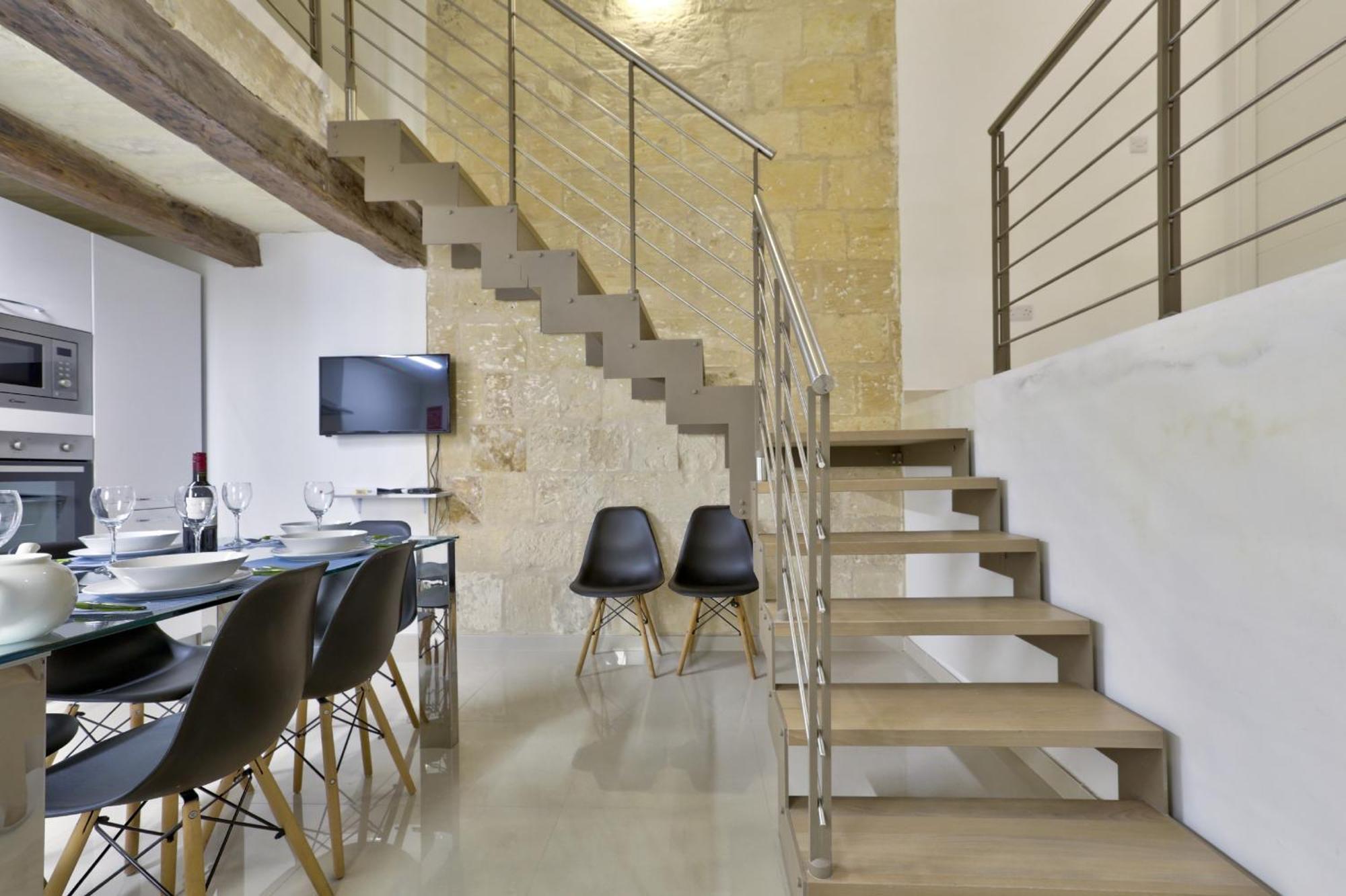 Exquisite 3-Bedroom Duplex Penthouse With Jacuzzi In Valletta Centre Exterior photo
