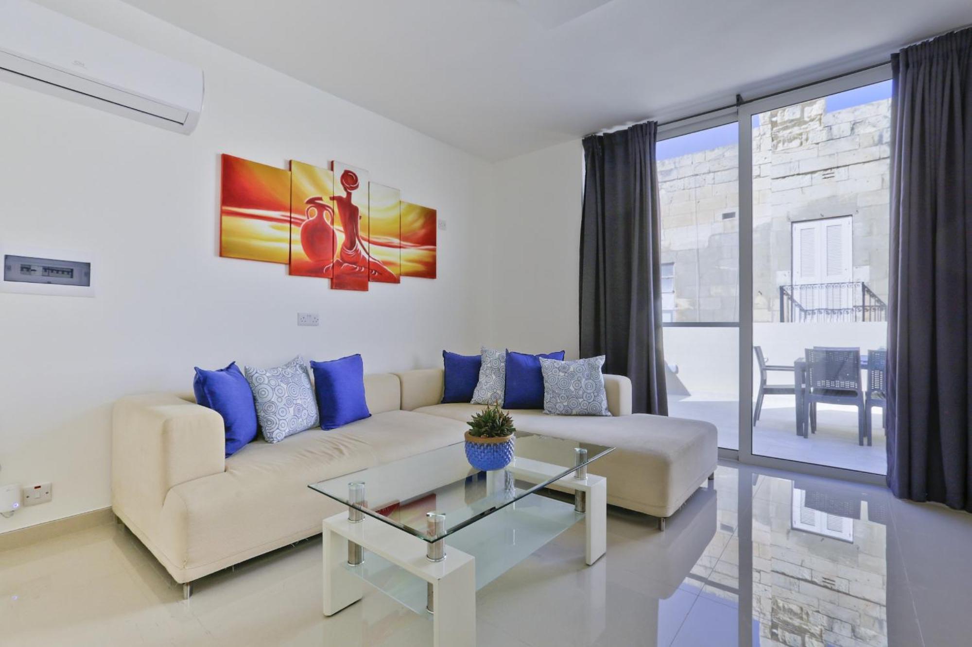 Exquisite 3-Bedroom Duplex Penthouse With Jacuzzi In Valletta Centre Exterior photo